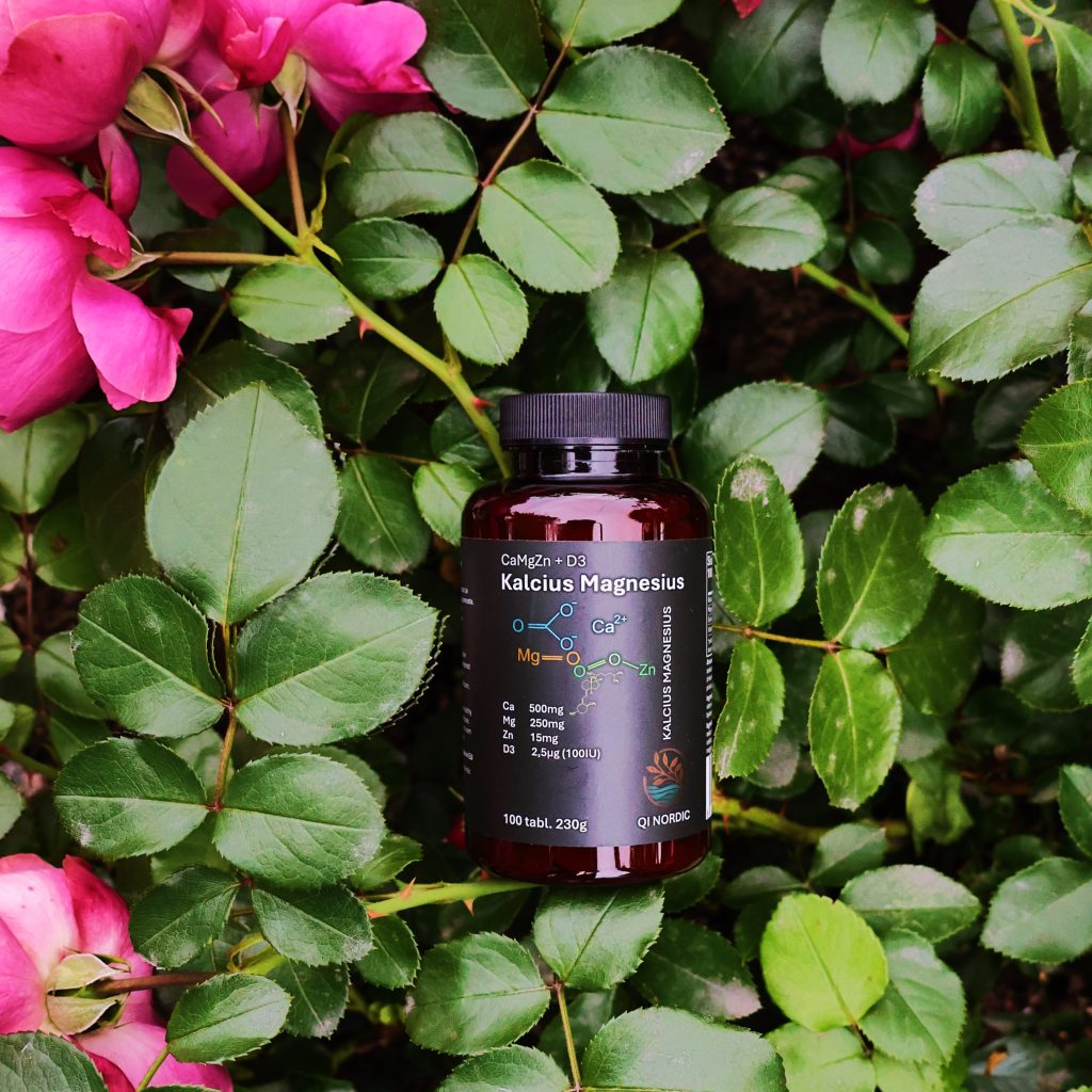 Kalcium and magnesium on rose bed